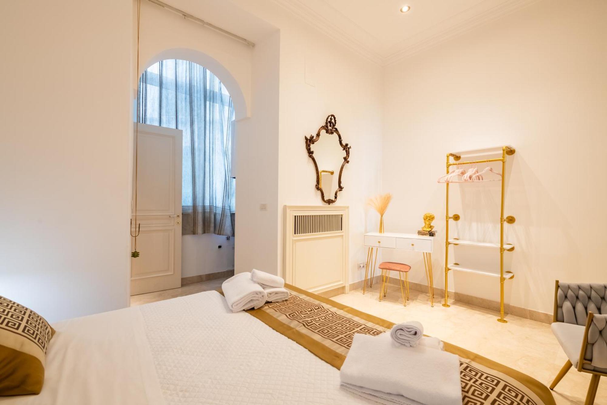 The One - Luxury Seaview With Piano